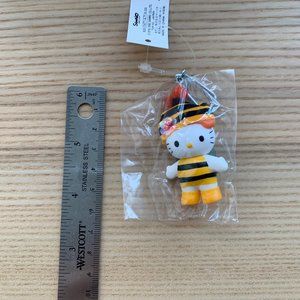 VINTAGE 1998 HELLO KITTY BEE CHARM / KEYCHAIN